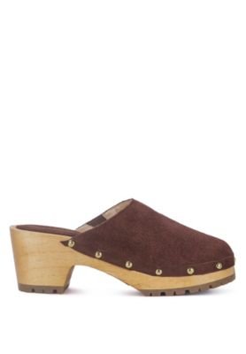 CEDRUS Womens Fine Suede Studded Mules
