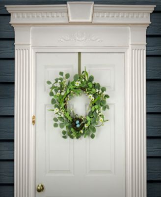 20 Daisies and Berries Wreath