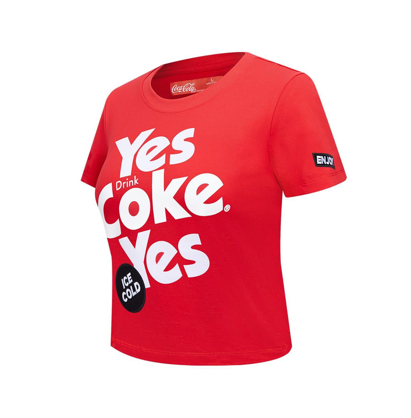 Женская футболка Freeze Max Red Coca-Cola Yes Coke Yes Baby Doll Cropped — фото 3