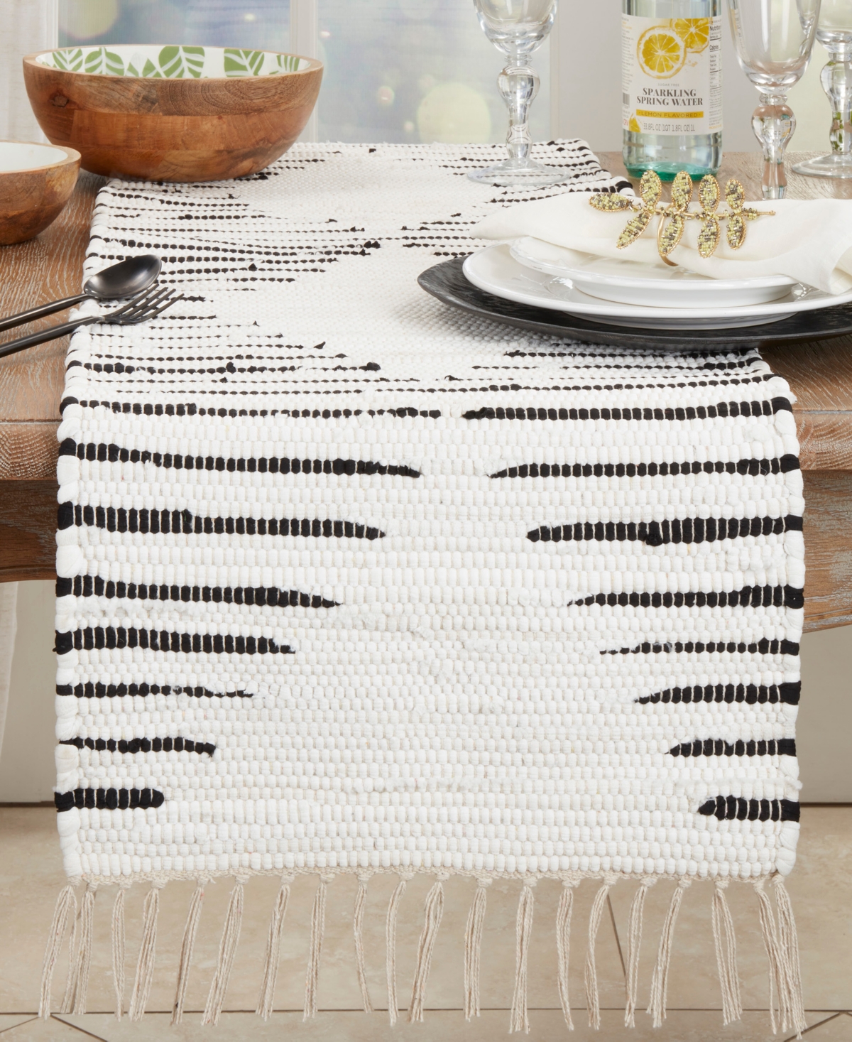 Saro Lifestyle Artisanal Diamond Chindi Table Runner, 16"x72" In Black,white