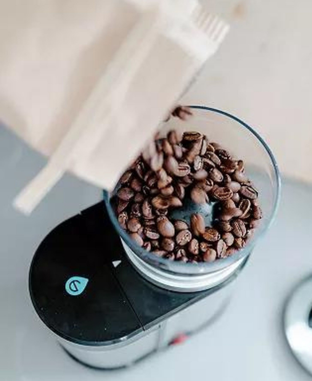 Grosche Brew Mastery Combo: Bremen Burr Grinder Austin G6 Pour Over Coffee Maker In Black