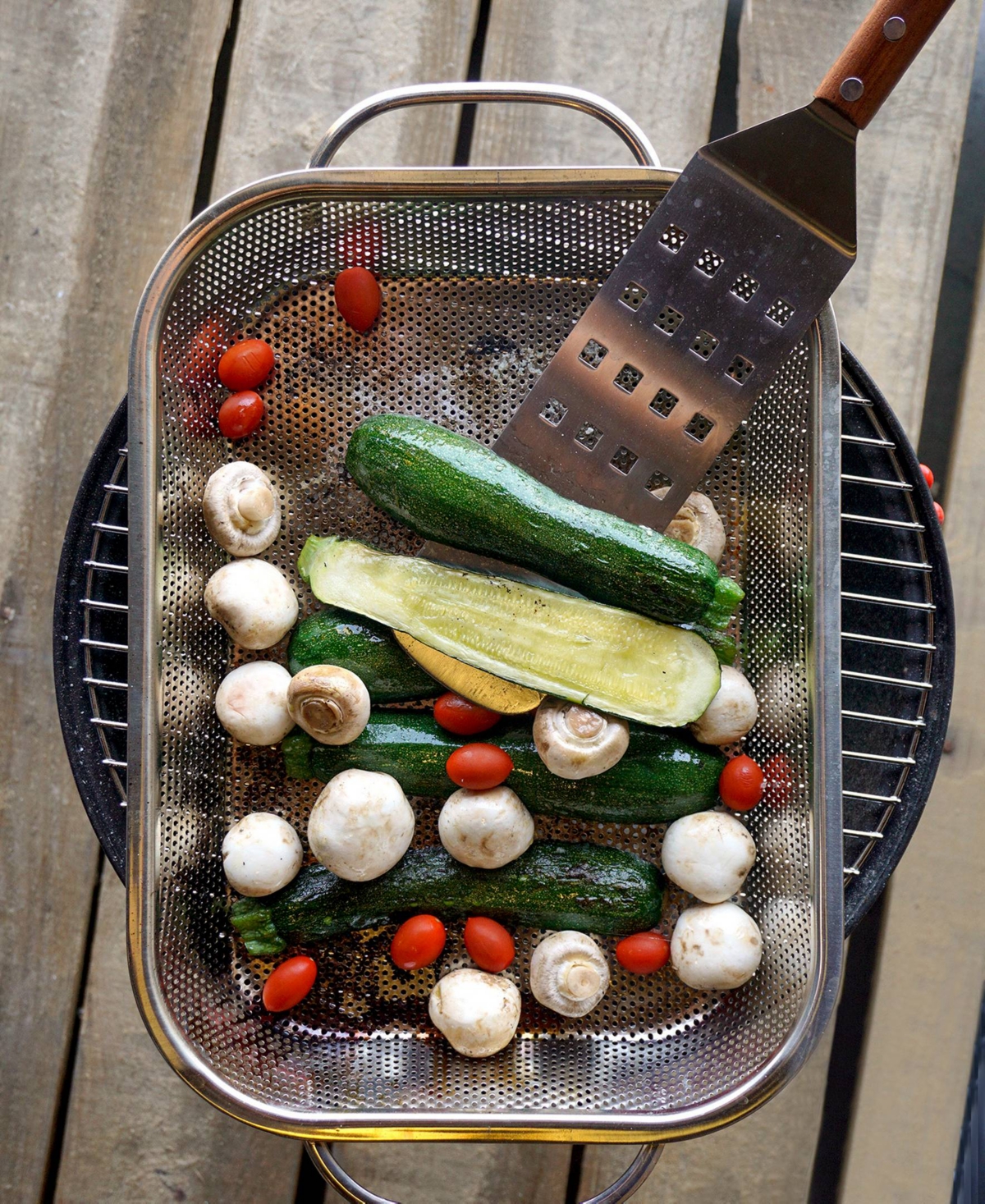 Rsvp International Precision Pierced Stainless Steel 17.5x11x2" Bbq Roasting Pan In Gray