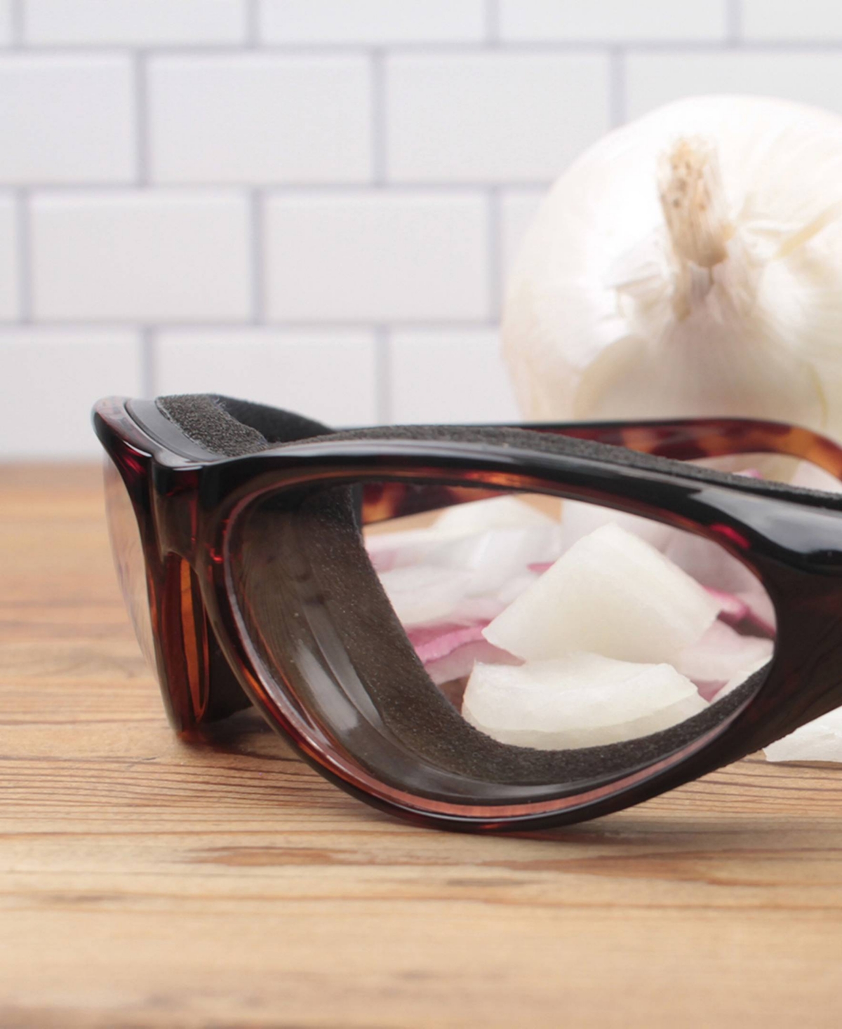 Rsvp International 5.5" X 6.5" X 1.5" Onion Goggles In Brown