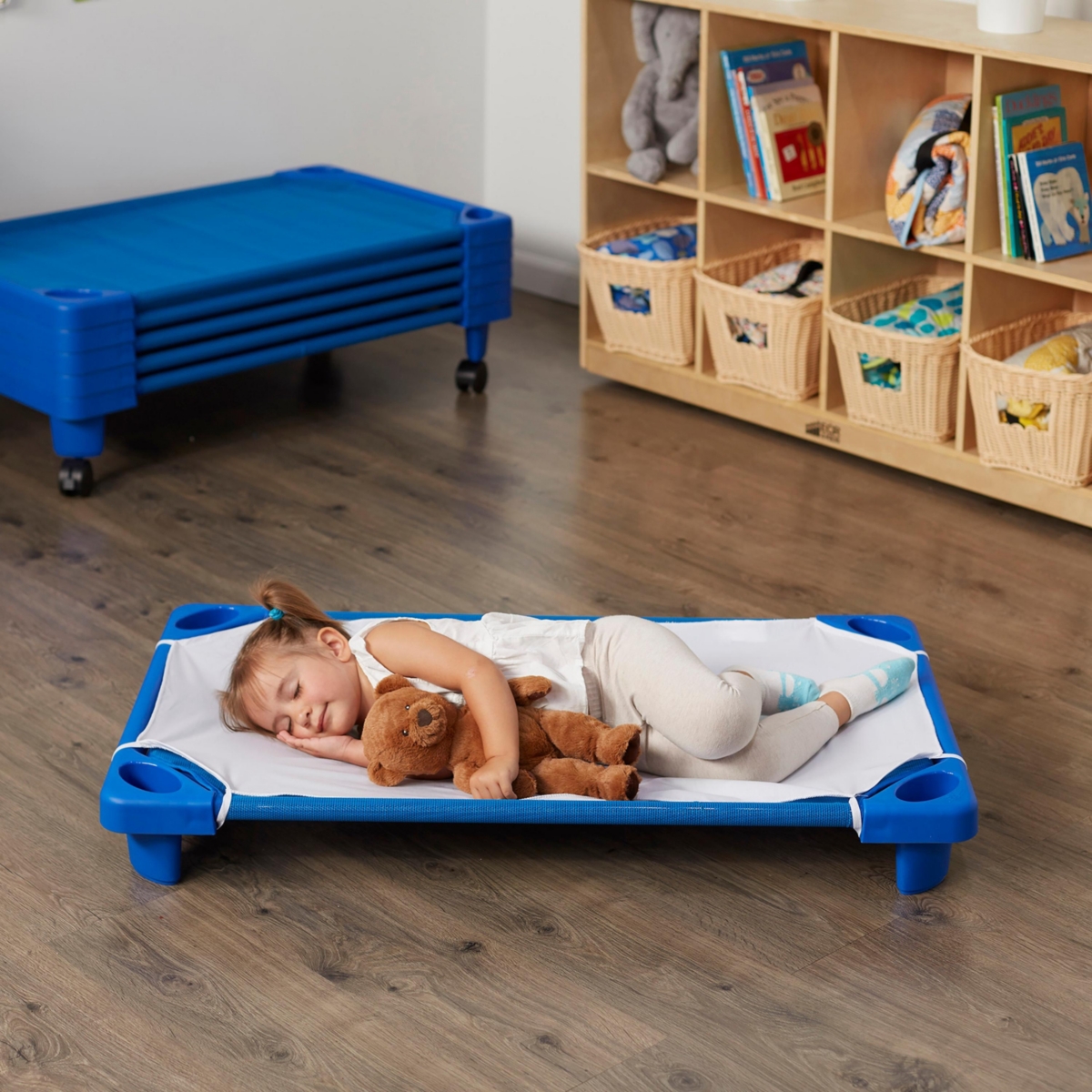 ECR4Kids Toddler Stackable Kiddie Cot with Sheet, Ready-to-Assemble Size, 6-Pack - Blue