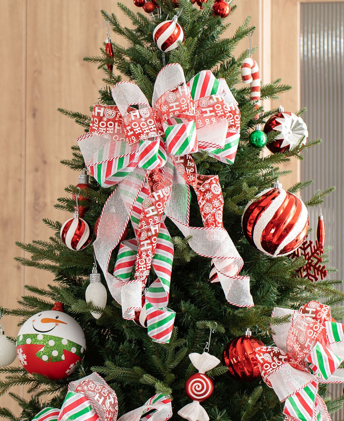 Glitzhome Set of 9 32 H Christmas Whimsical Red Green ribbon bow decor