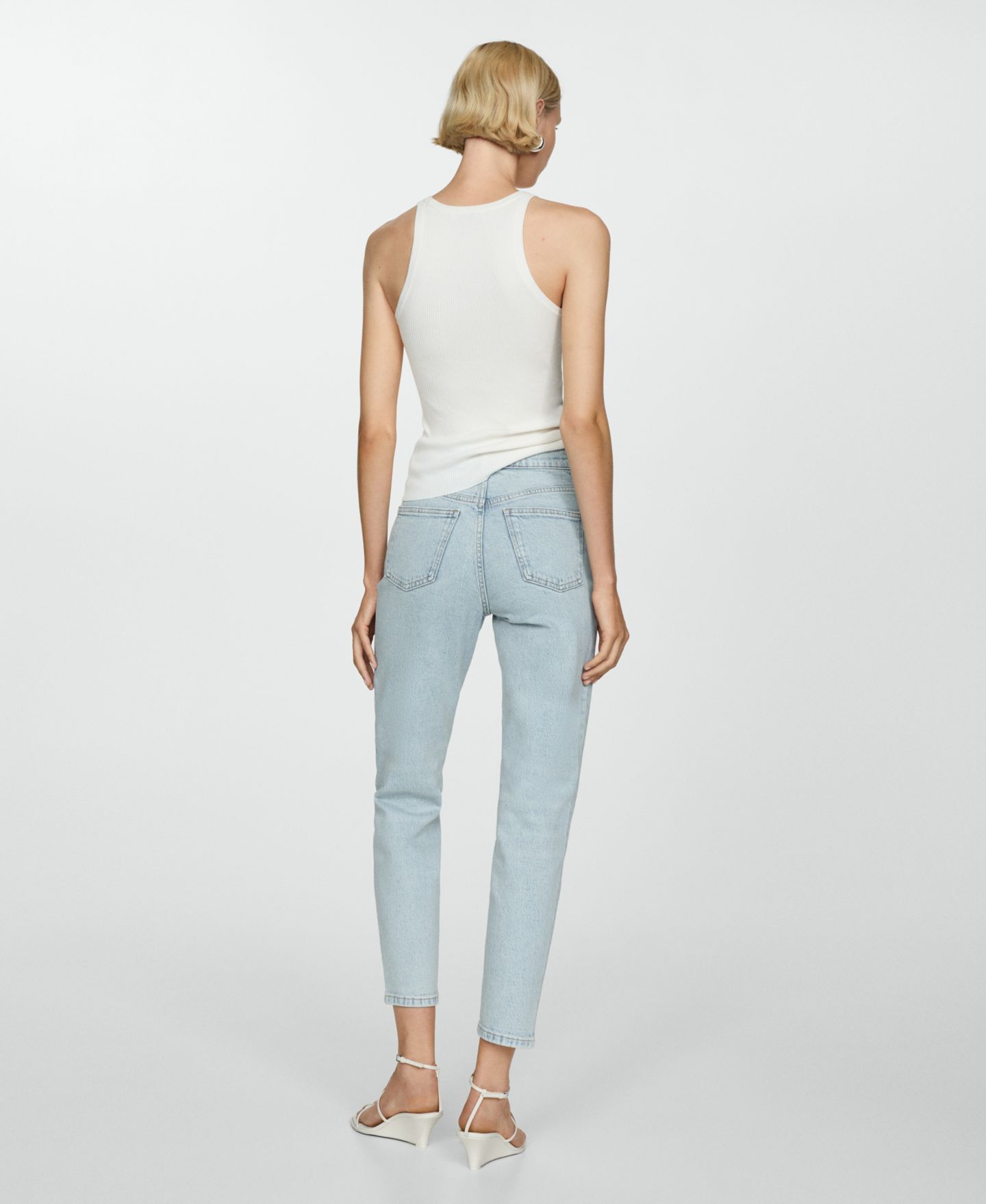 Женские джинсы Mango Mom Comfort High Rise, цвет: Выбеленный синий — фото 9