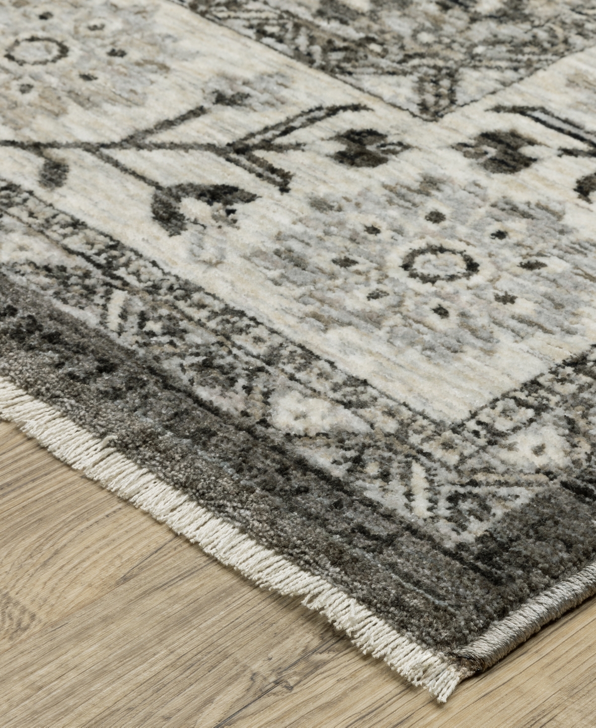 Oriental Weavers Chamberlain Ch08b 5'3x7'6 Area Rug In Gray