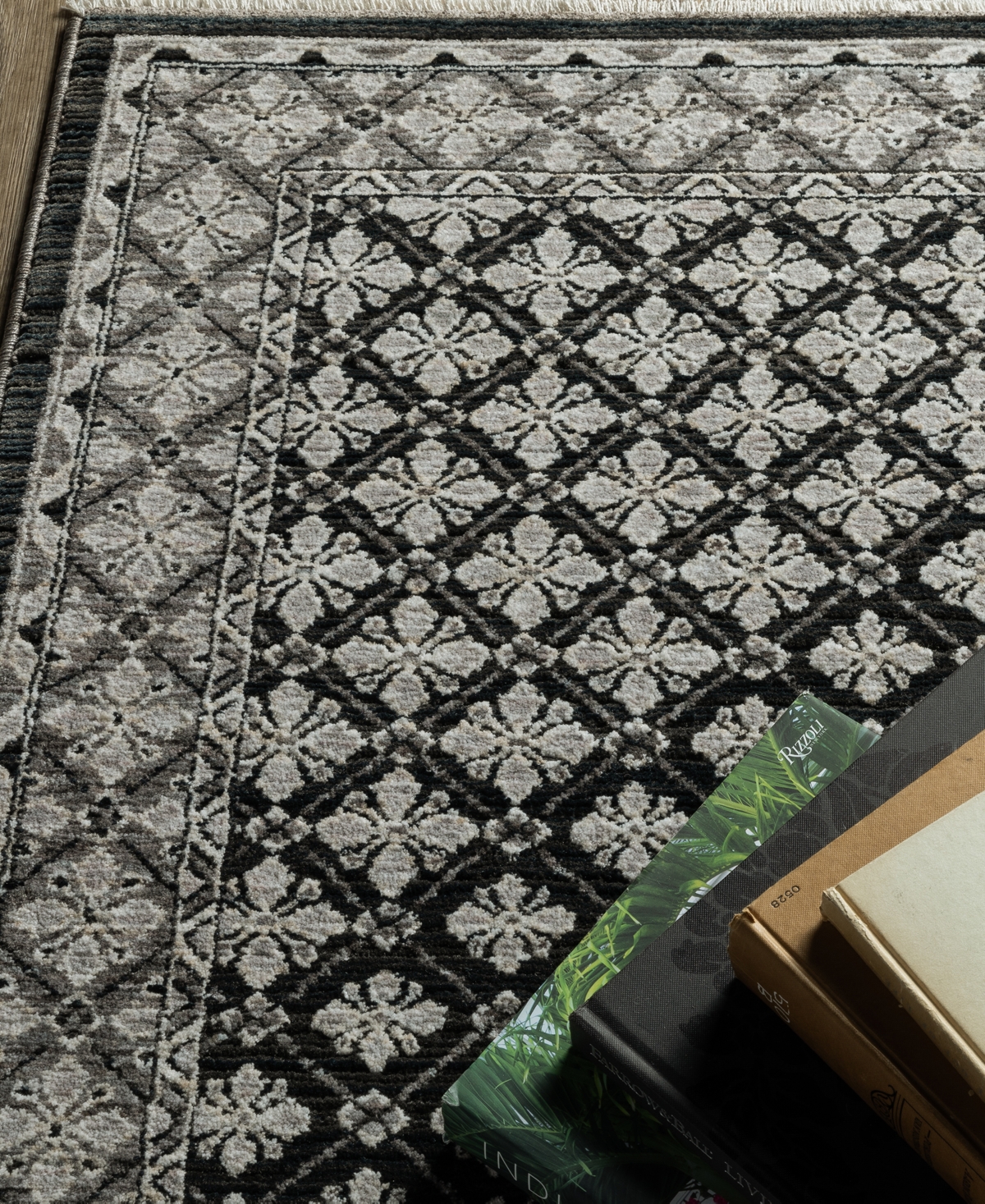Oriental Weavers Chamberlain Ch04a 5'3x7'6 Area Rug In Black