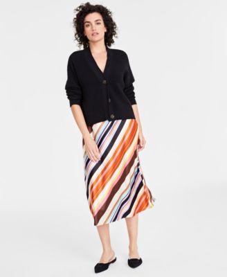 On 34th - Women's V-Neck Cardigan