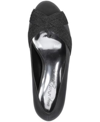 Women's Lavish Platform Pumps