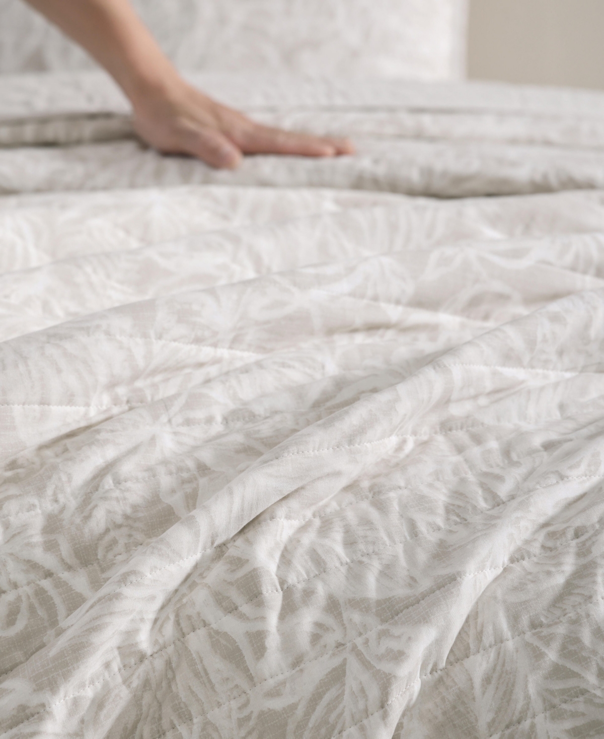Tommy Bahama Home Closeout!  Ocean Deep Reversible 2 Piece Quilt Set, Twin In Beige