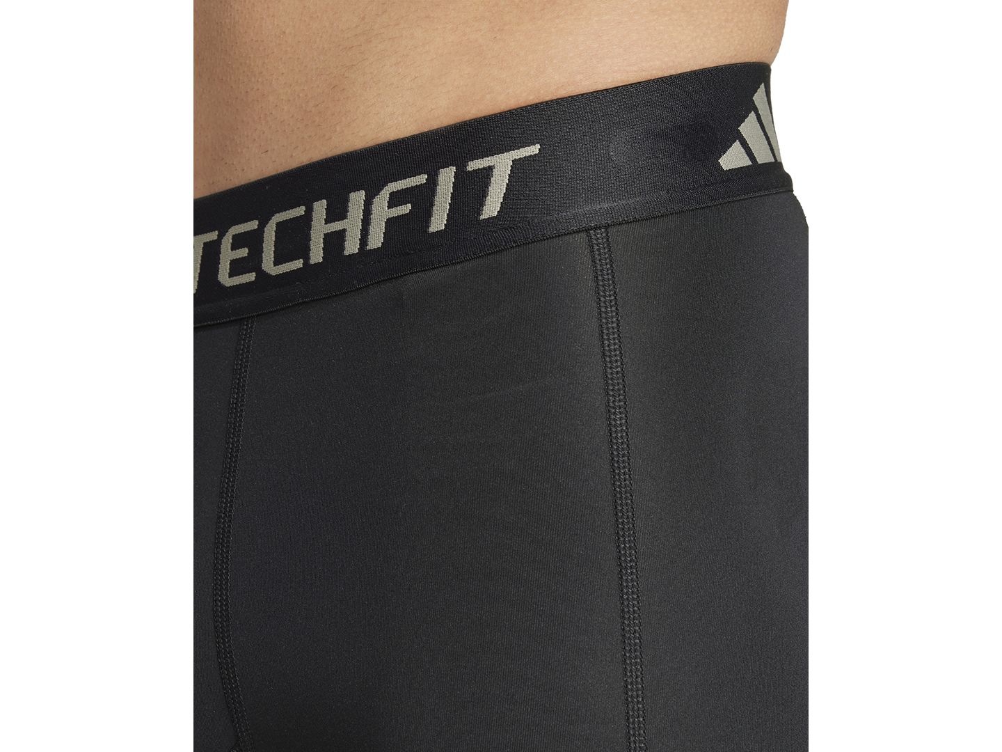Мужские шорты adidas Tech-Fit Logo Compression Regular-Fit, цвет: Чёрный — фото 2