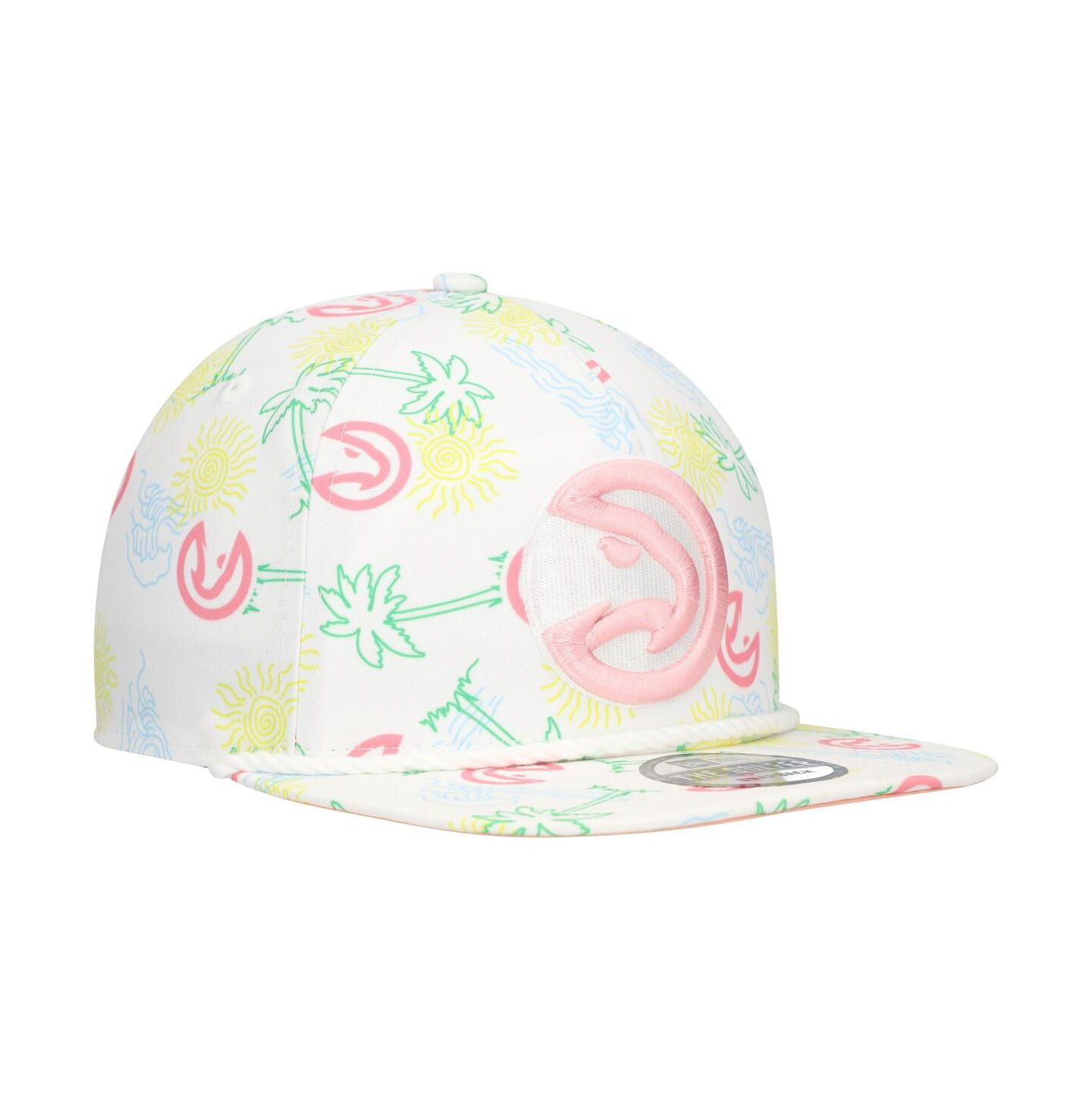 Мужская кепка New Era White Atlanta Hawks Palm Trees and Waves Golfer Adjustable Hat — фото 1