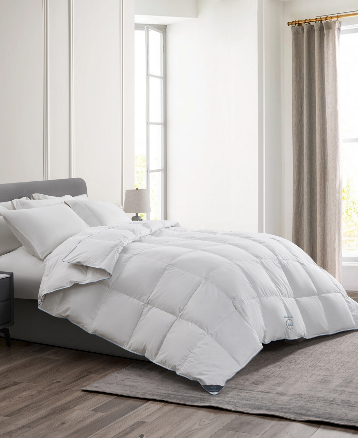 Sleep Climate Temperature Balancing Comforter Featuring 37.5 Technology In White