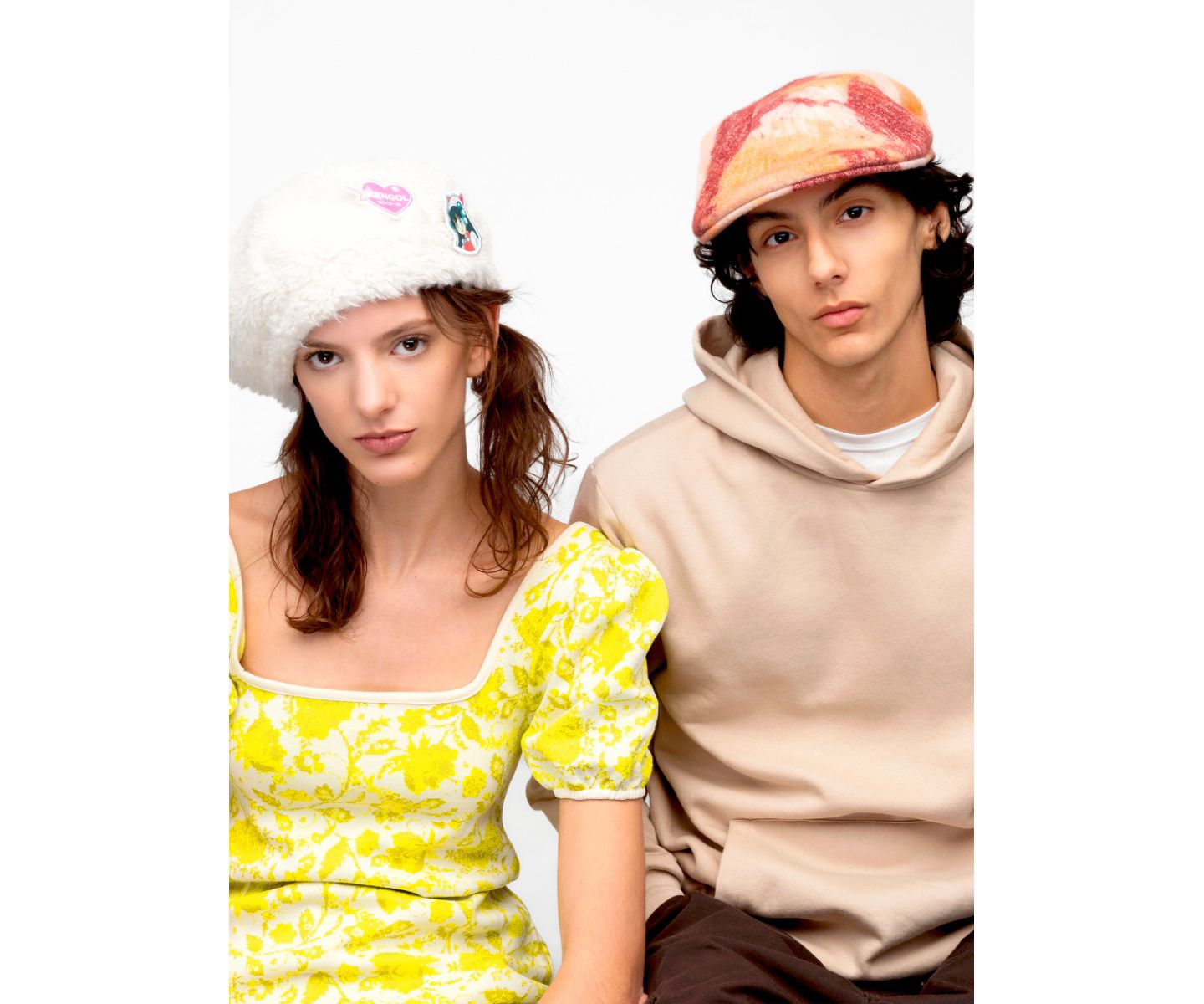 Мужские кепки Kangol Heathered Tie Dye 504 Ivy & Flat, цвет: Клюквенный / Молочный — фото 2