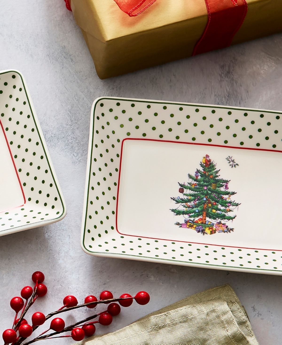 Spode Christmas Tree Polka Dot 3-piece Nesting Tray Set In Green