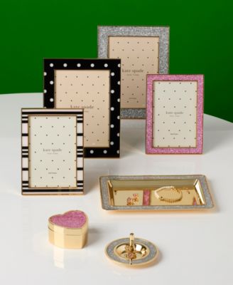 Sitting Pretty Pink Glitter Heart Box