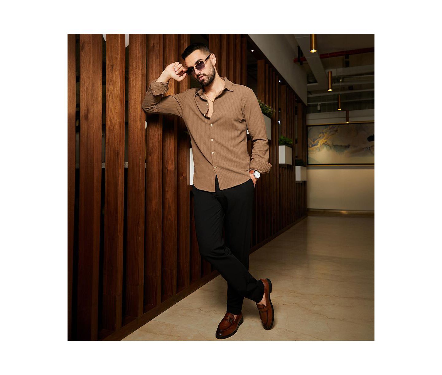 Мужская рубашка Cahoot Campus Sutra Tan Brown Stripe-Creased, цвет: Коричневый — фото 4
