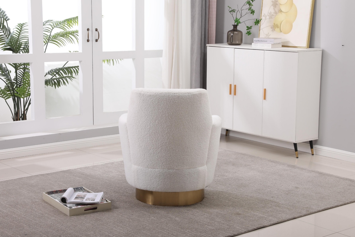 Cozy and Versatile Swivel Chair with Spacious Seating