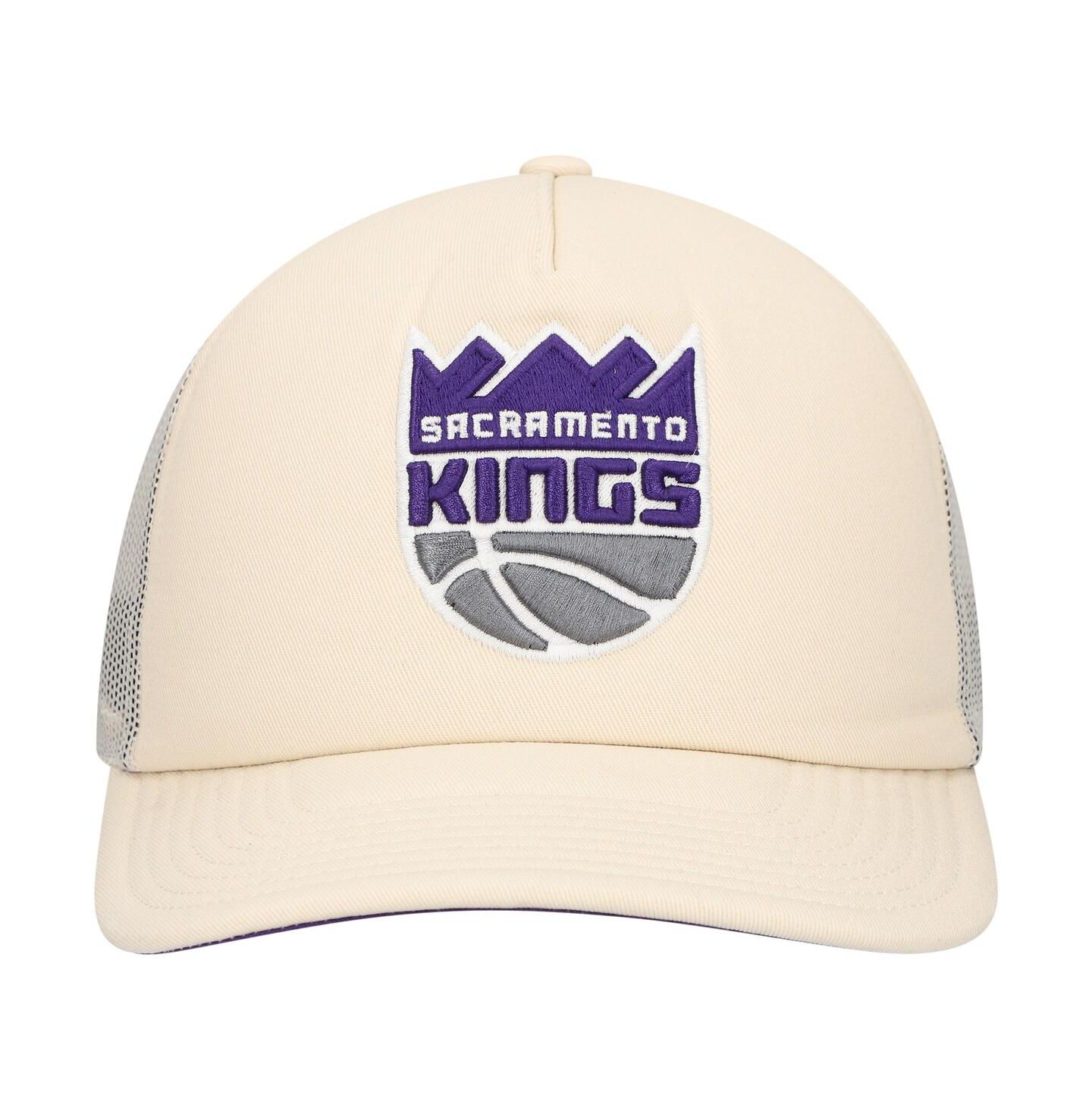 Мужская кепка Mitchell & Ness Cream Sacramento Kings Trucker Adjustable Hat — фото 3