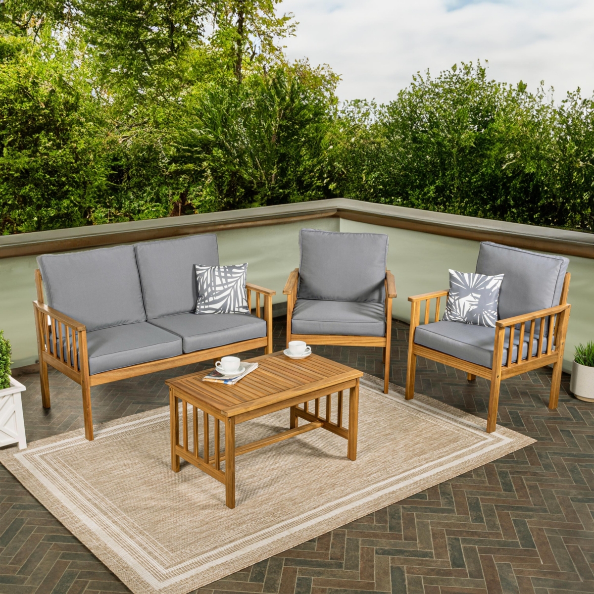 Jonathan Y Everly 4-Piece Modern Cottage Acacia Wood Outdoor Patio Set with Cushions and Tropical Decorative Pillows, Gray/Teak Brown