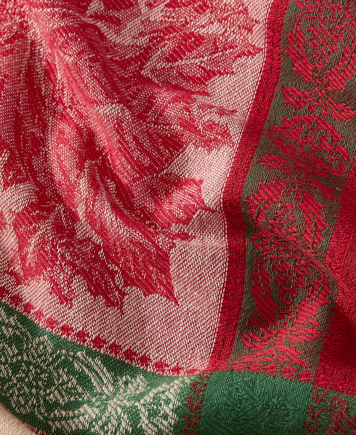 Elrene Prestige Poinsettia Jacquard Rectangle Tablecloth, 84"x 60" In Multi