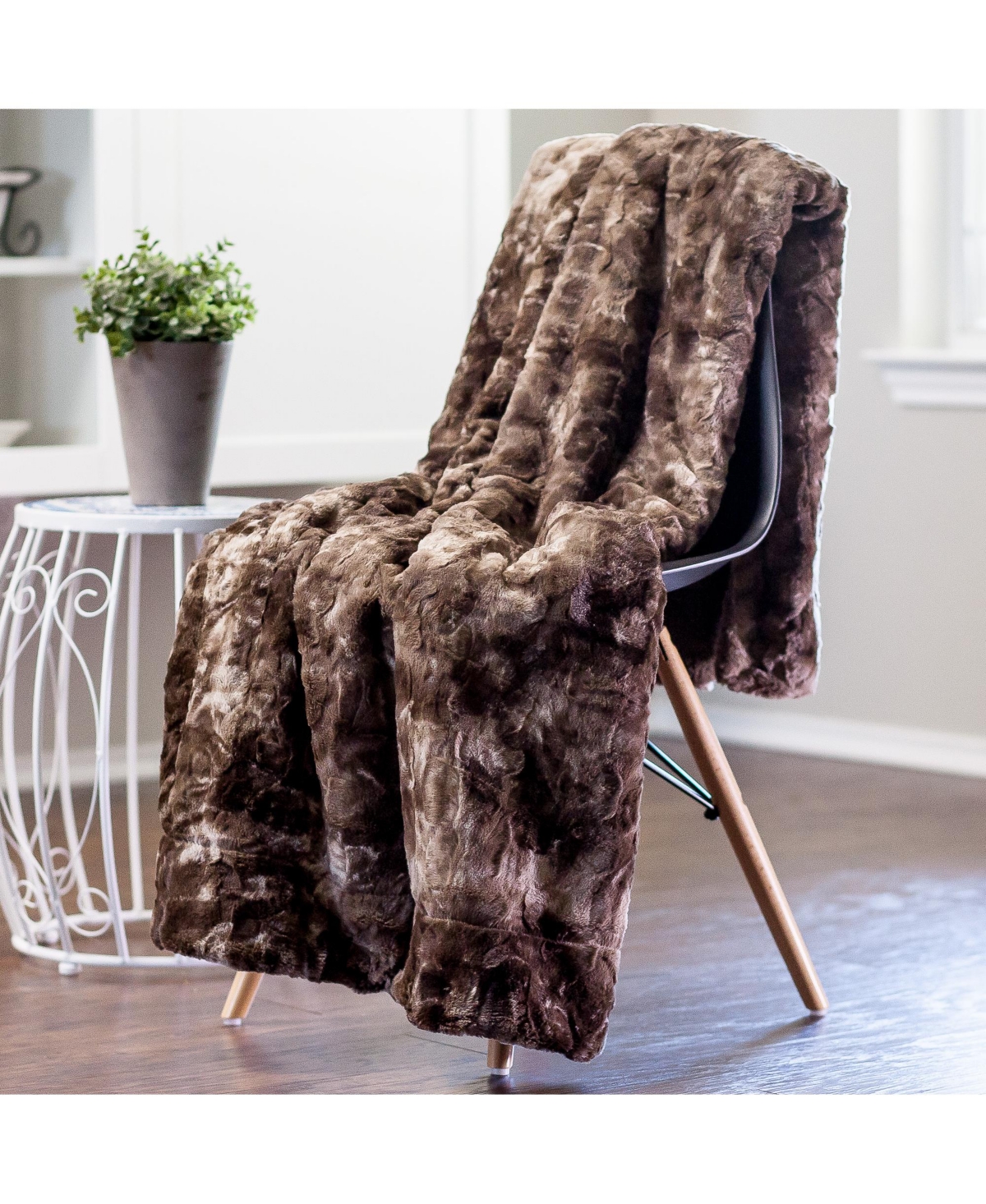 Chanasya Premium Wolf Faux Fur Blanket - Soft, Fuzzy Sherpa & Minky Blanket - For Bed or Couch - 50