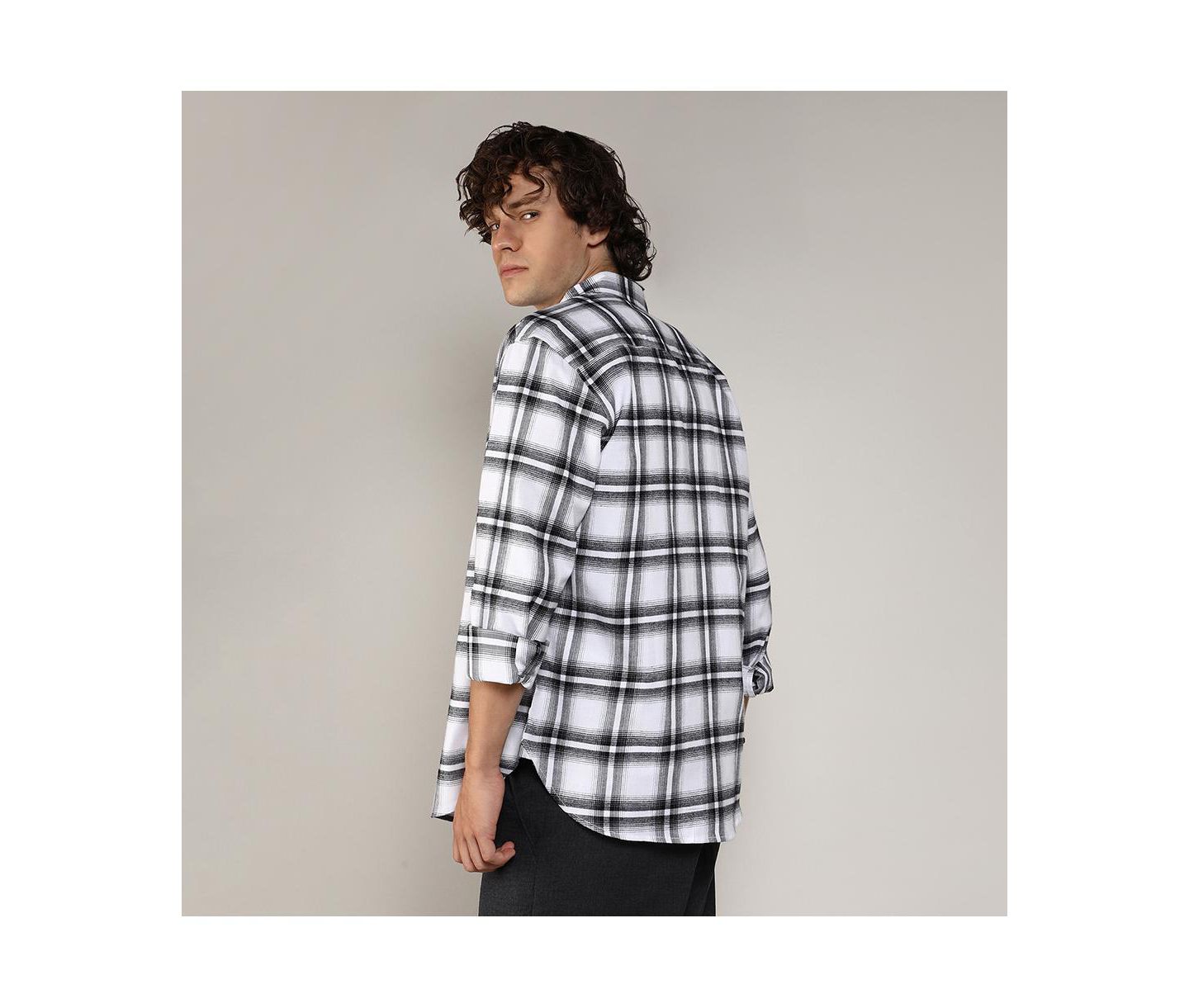 Мужская рубашка Cahoot Campus Sutra Chalk White & Midnight Black Brushed Buffalo Check, цвет: Белый — фото 2