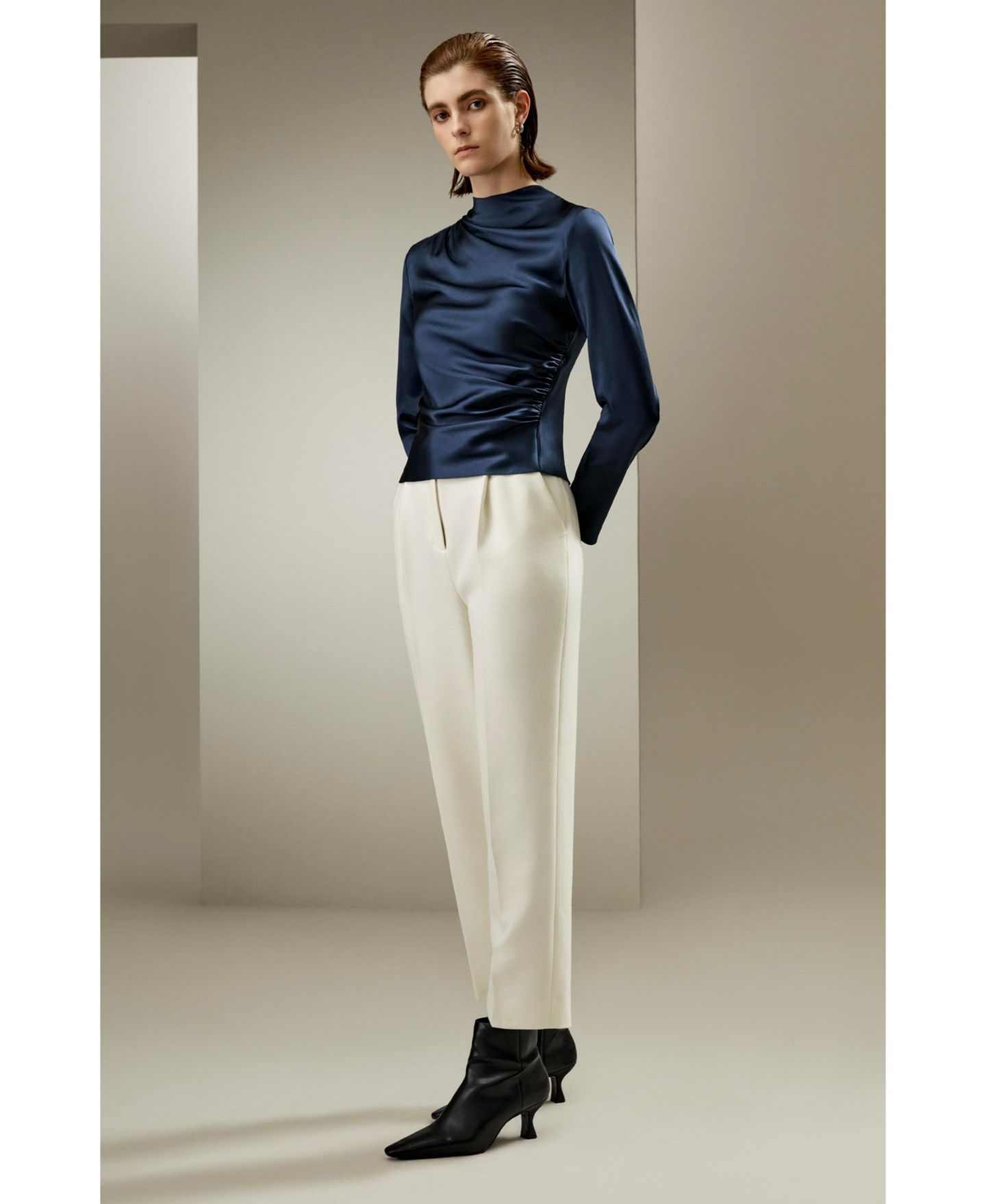 Женская блузка LILYSILK Oblique Wave Silk, цвет: Тёмно-синий — фото 5