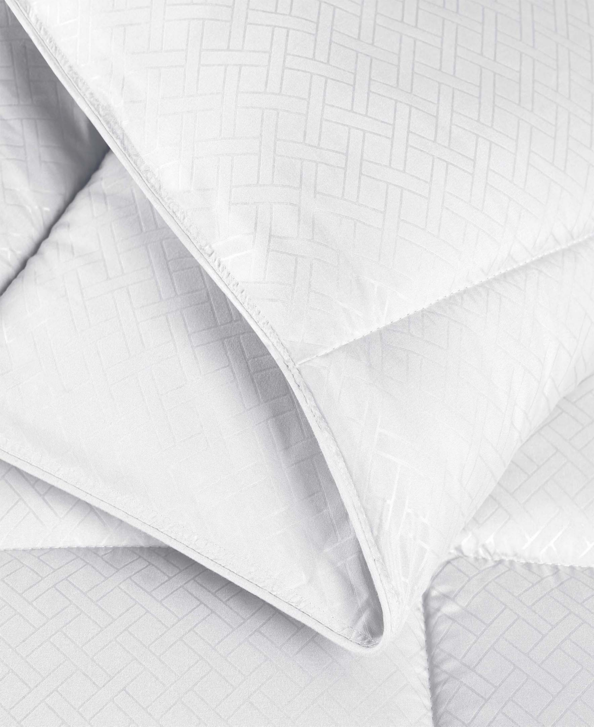 Superior Monochrome Basketweave Plush Microfiber Down Alternative Comforter, Full/queen In White