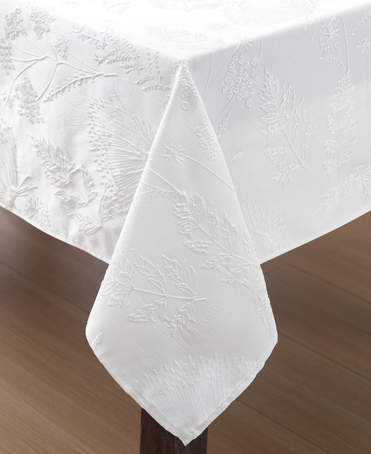 Laura Ashley Raised Woven Tablecloth, 60" X 84" In Cynthia White
