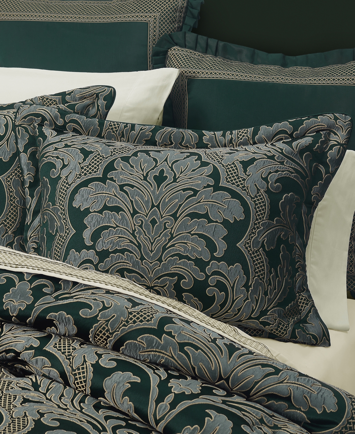 J Queen New York Bellini 4-pc. Comforter Set, Queen In Forest