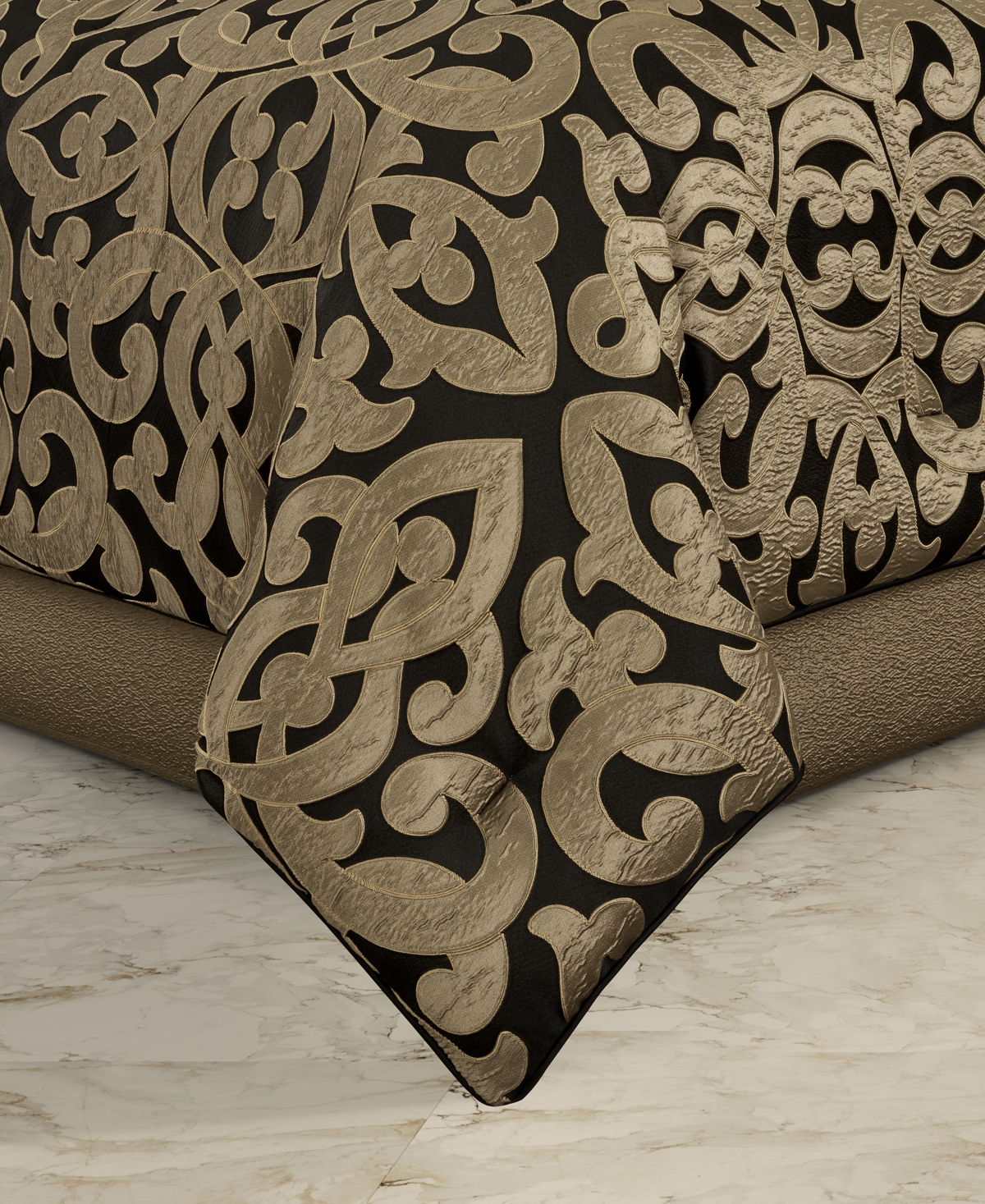 J Queen New York La Boheme 4-pc. Comforter Set, Queen In Onyx