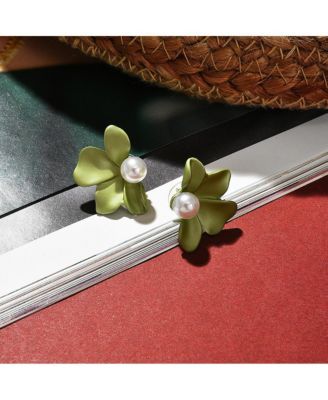 Women's Petal Stud Earrings