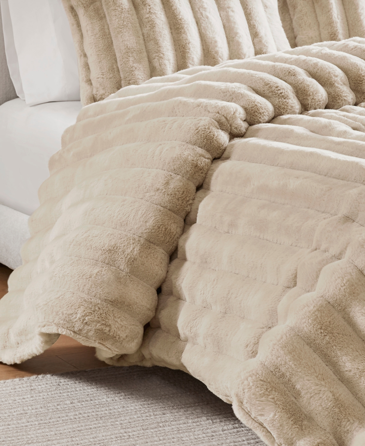Madison Park Jasmine Faux Fur Reverse To Velvet 3-pc. Comforter Set, Full/queen In Black