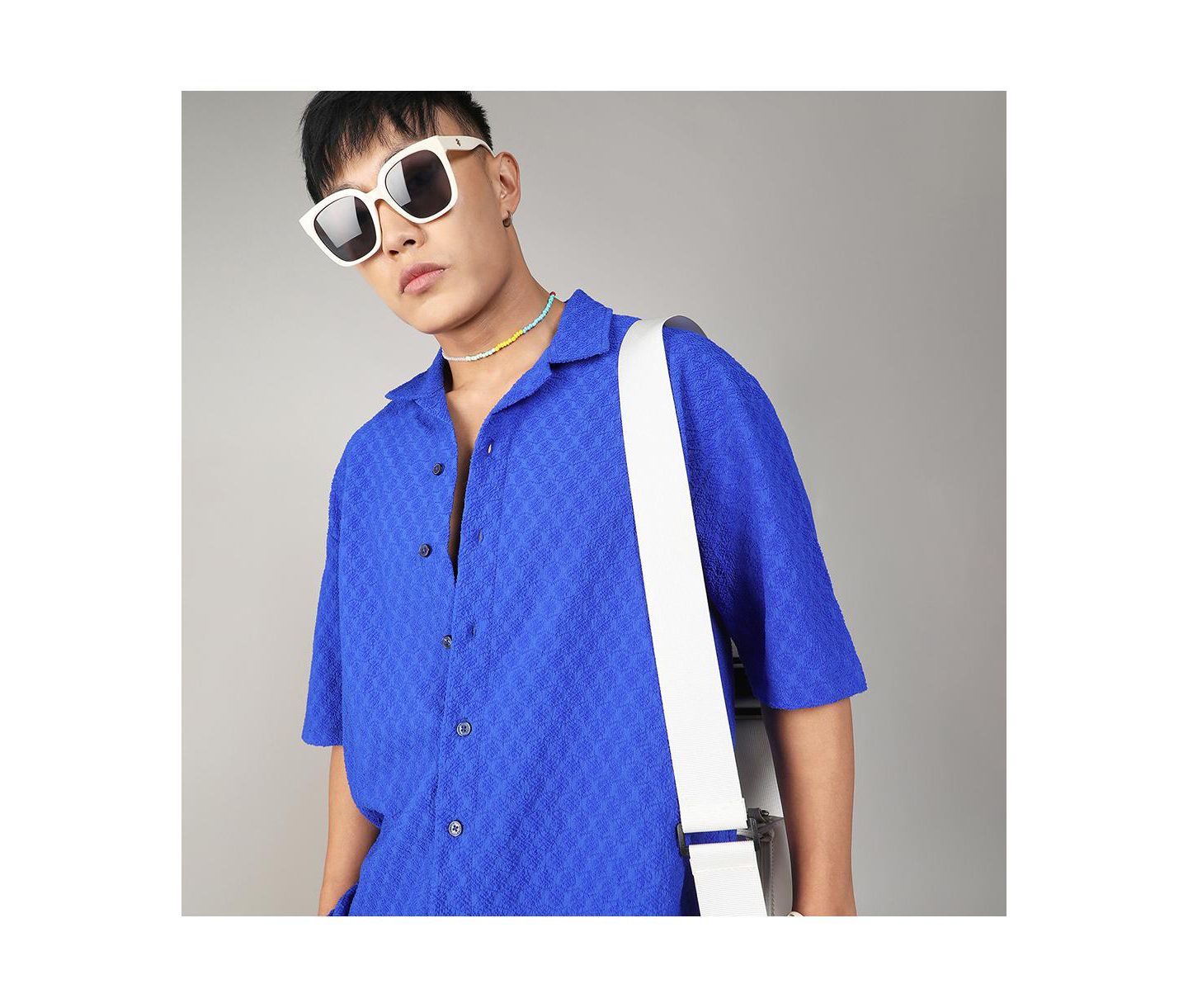 Мужская рубашка Cahoot Royal Blue Textured Geometric Oversized, цвет: Синий — фото 4