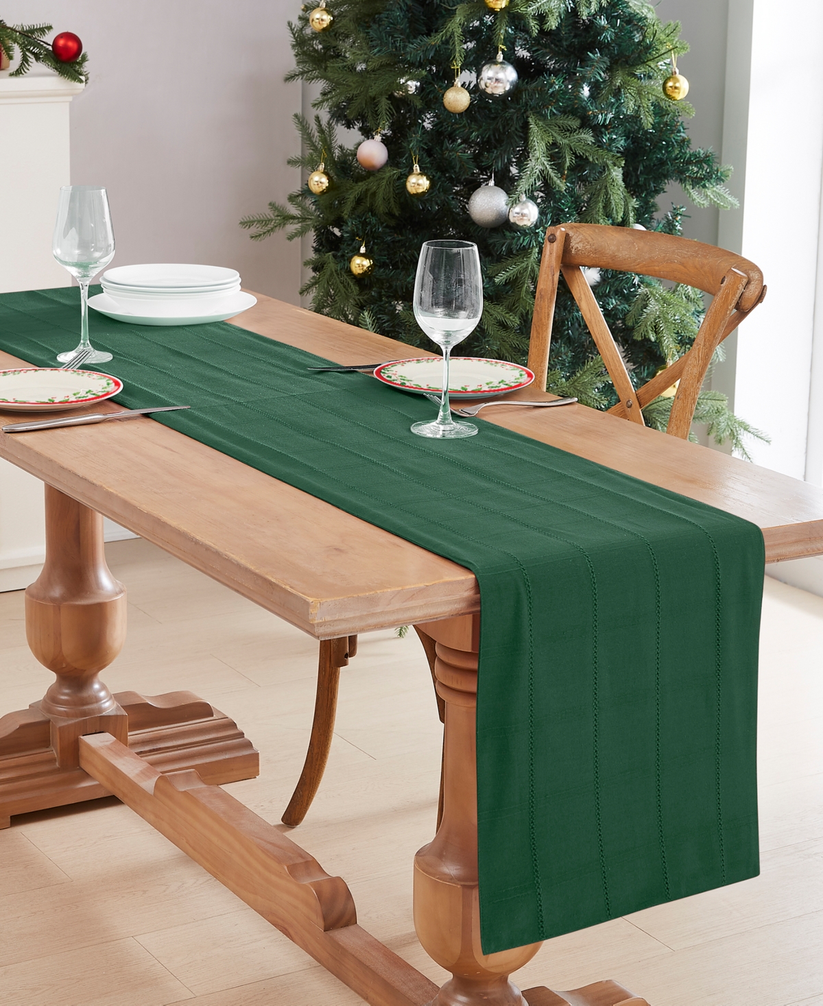 Izod Chadwick Runner 14" X 72" In Green