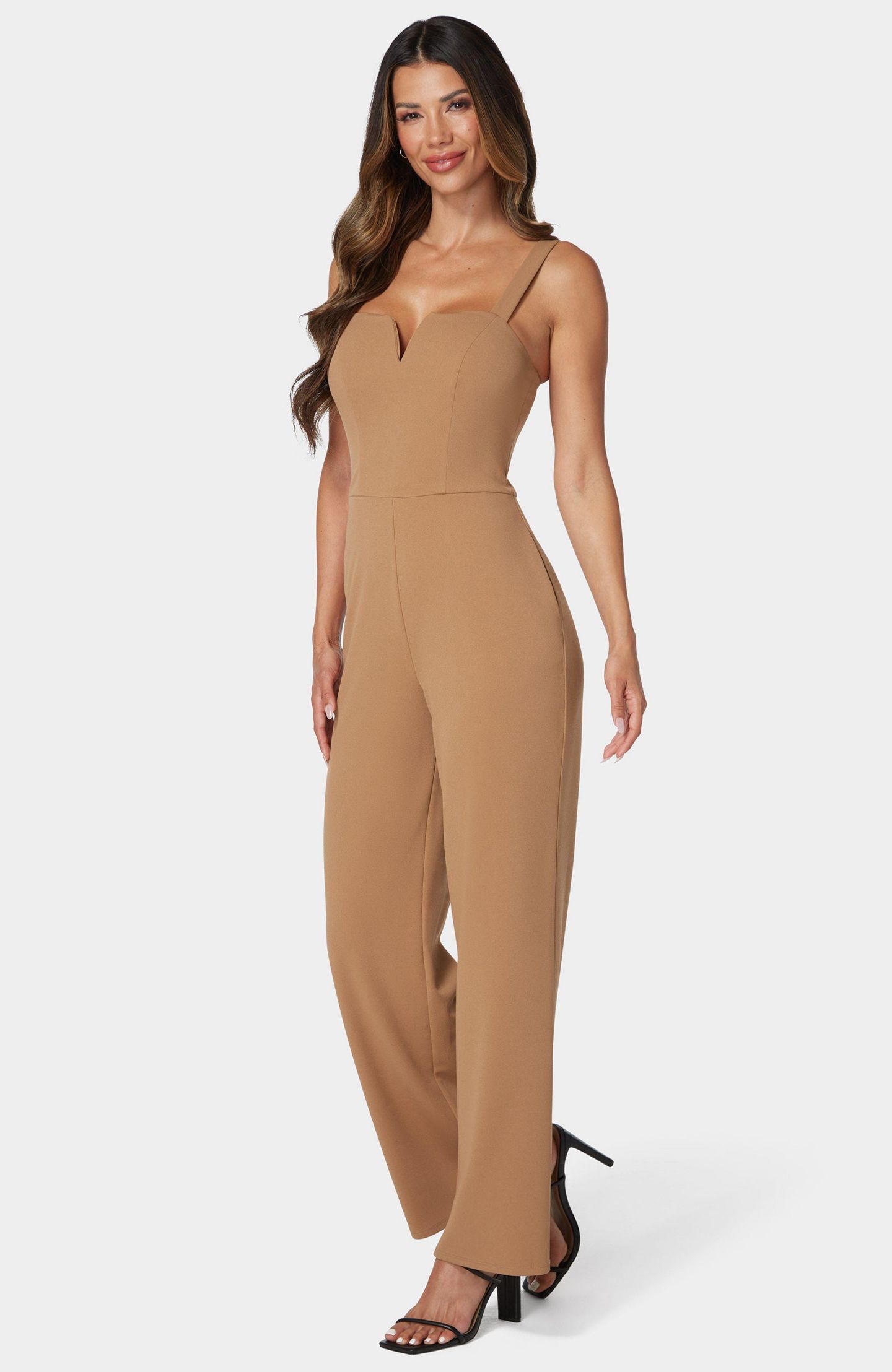 Женский комбинезон Bebe Scuba Crepe Jumpsuit With Strap, цвет: Верблюжий — фото 3