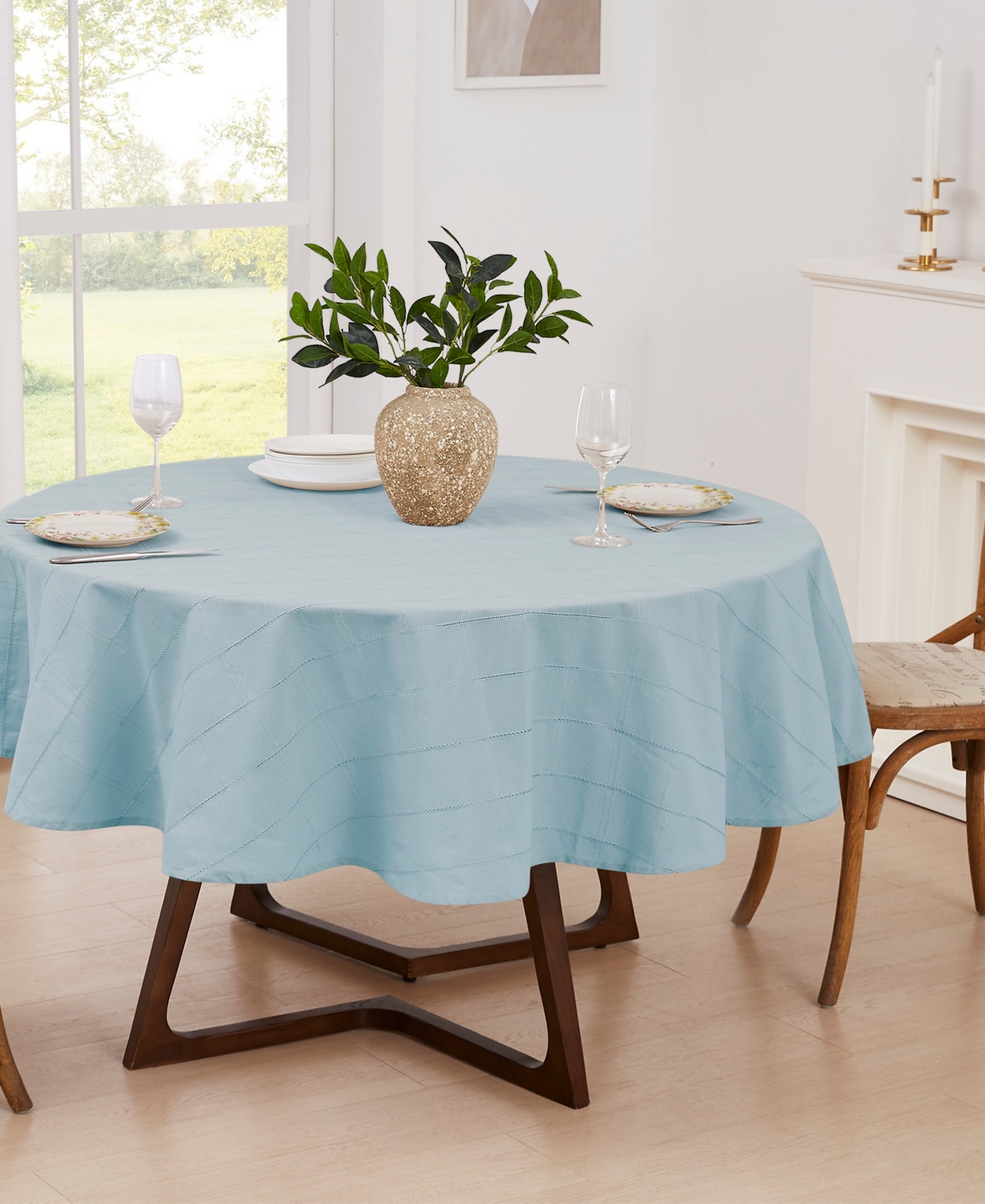 Izod Chadwick Tablecloth, 70" Round In Sky Blue