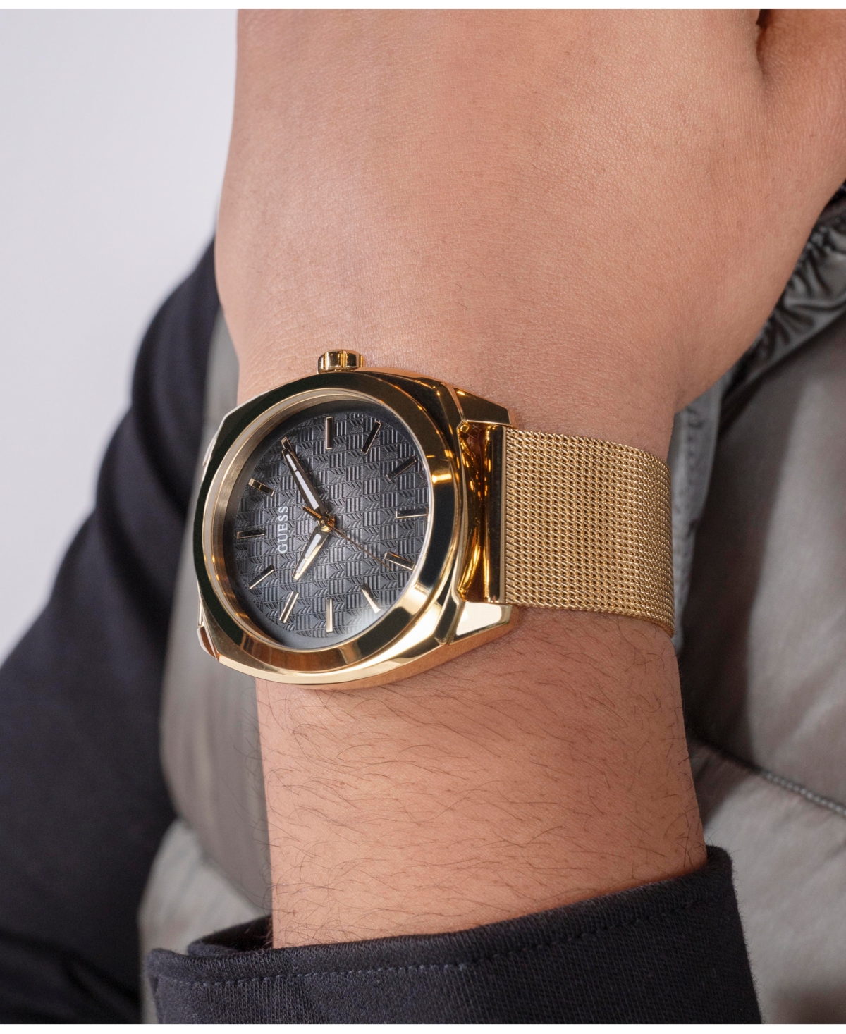 Guess Men's AnalogMesh Watch 43mm - Gold Tone