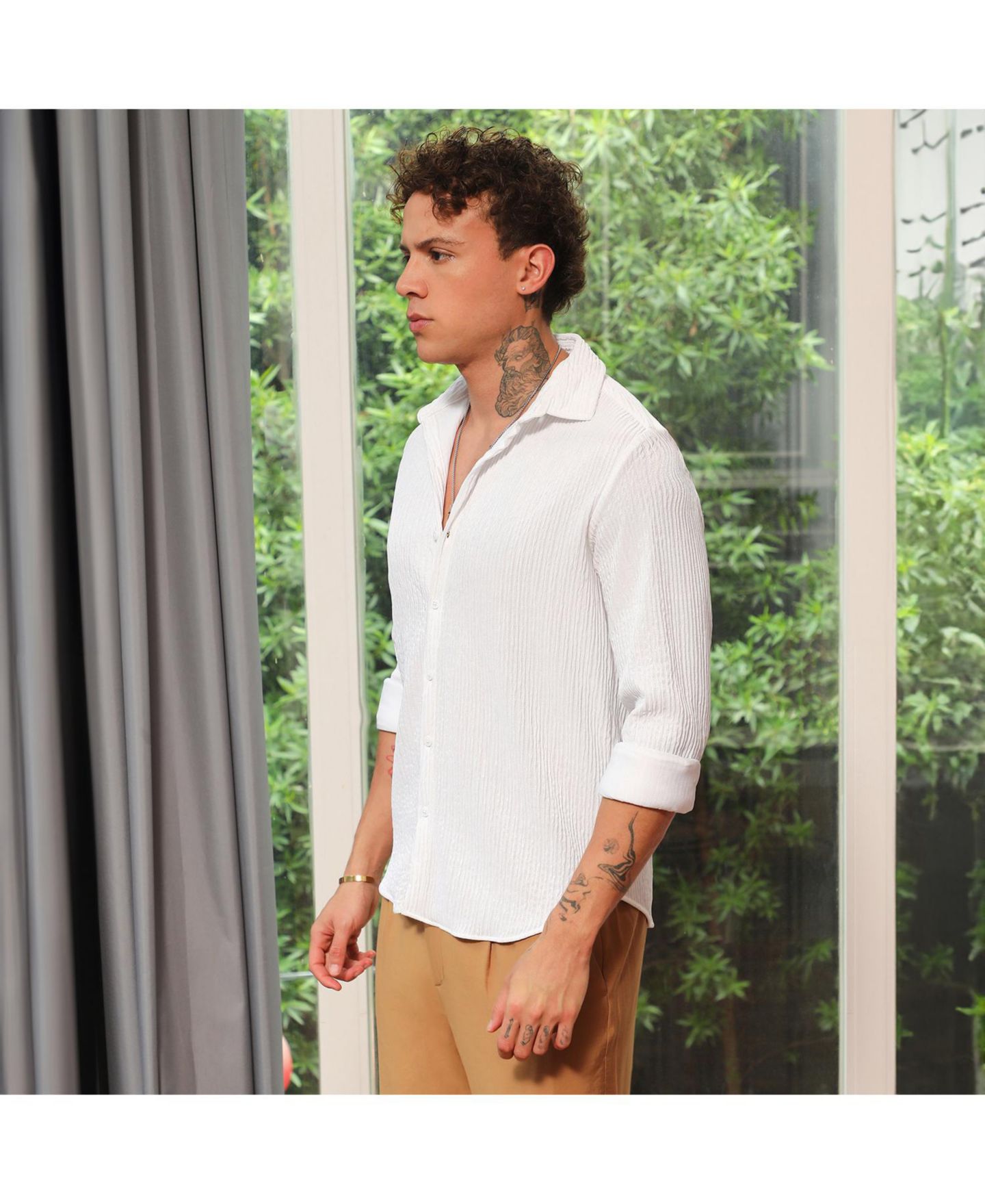 Мужская рубашка Cahoot Campus Sutra Powder White Solid Creased, цвет: Белый — фото 5