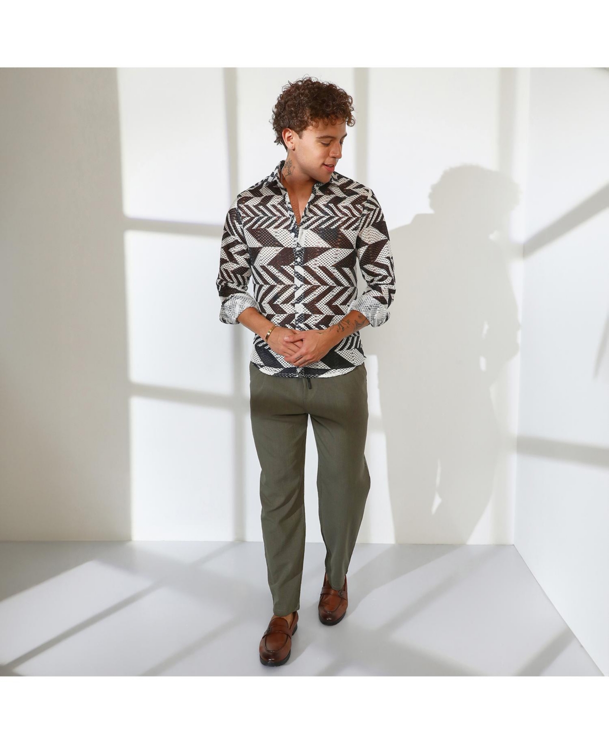 Campus Sutra Men's Taupe& Cream White Chevron-Knit Shirt - Brown