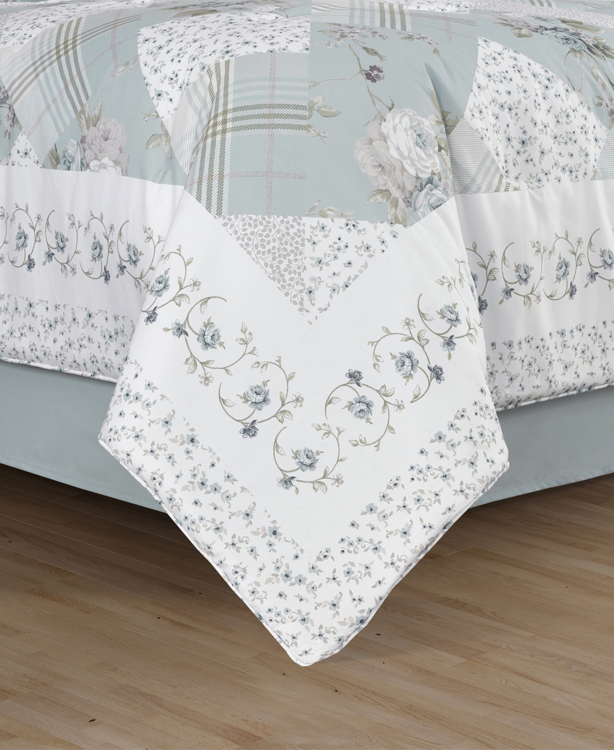 Royal Court Bungalow 4-pc. Comforter Set, Queen In Spa