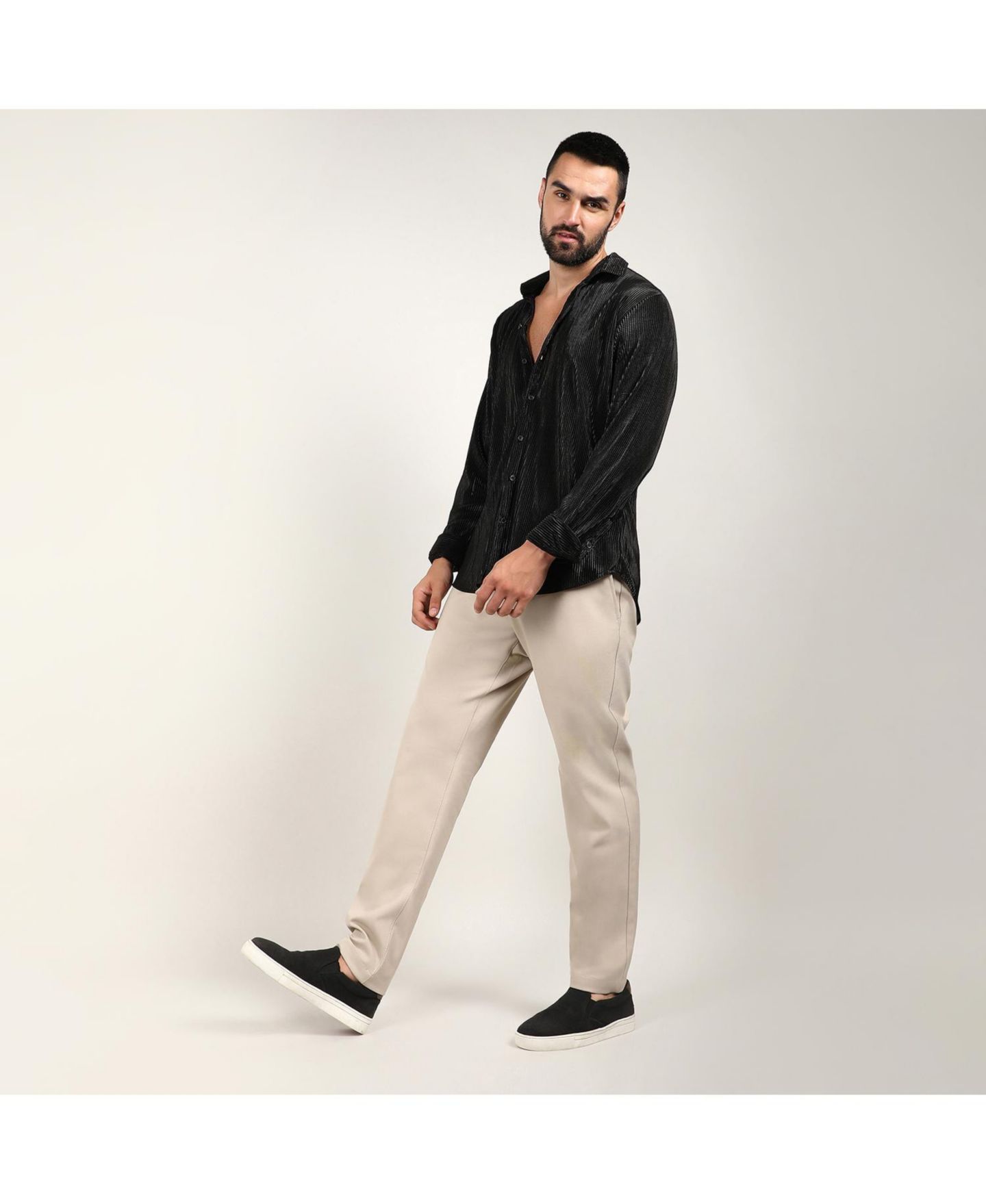 Мужская рубашка Campus Sutra Midnight Black Pleat-Creased, цвет: Чёрный — фото 7