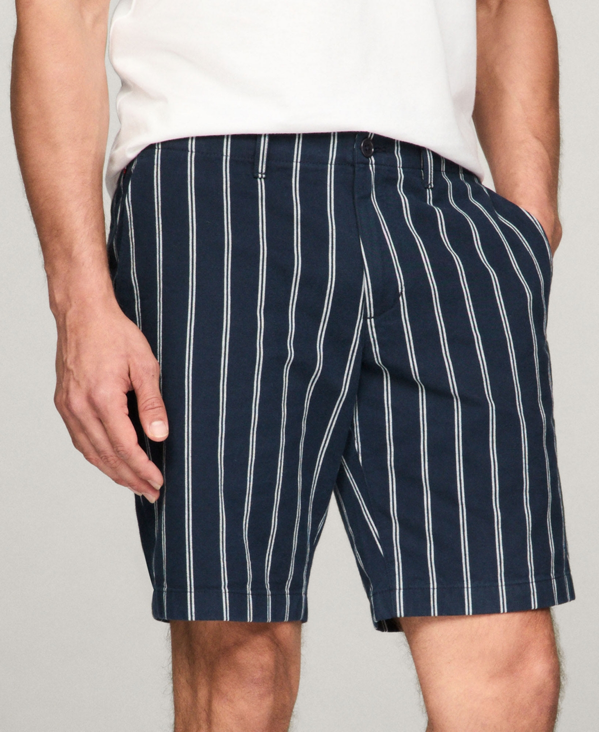 TOMMY HILFIGER MEN'S BROOKLYN 9" DOUBLE-STRIPE SHORTS 