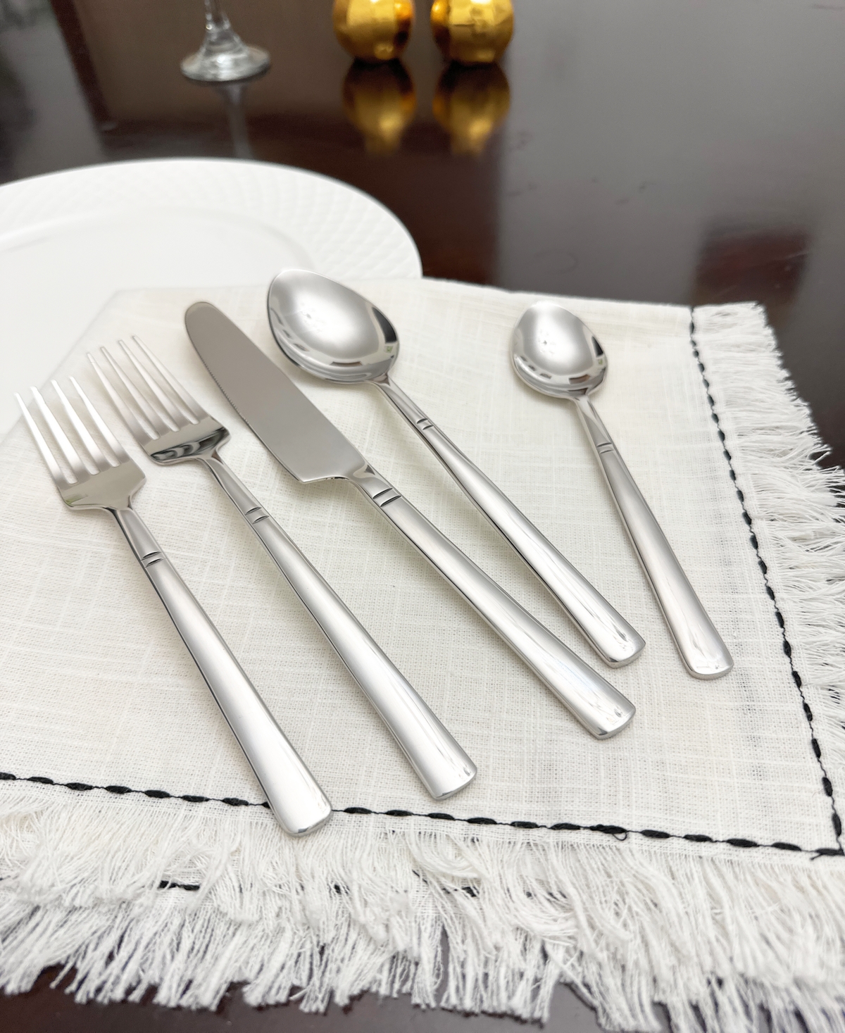 Vibhsa Double Dora 20-pc. Flatware Set, Serving For 4 In Silver Glossy Finish