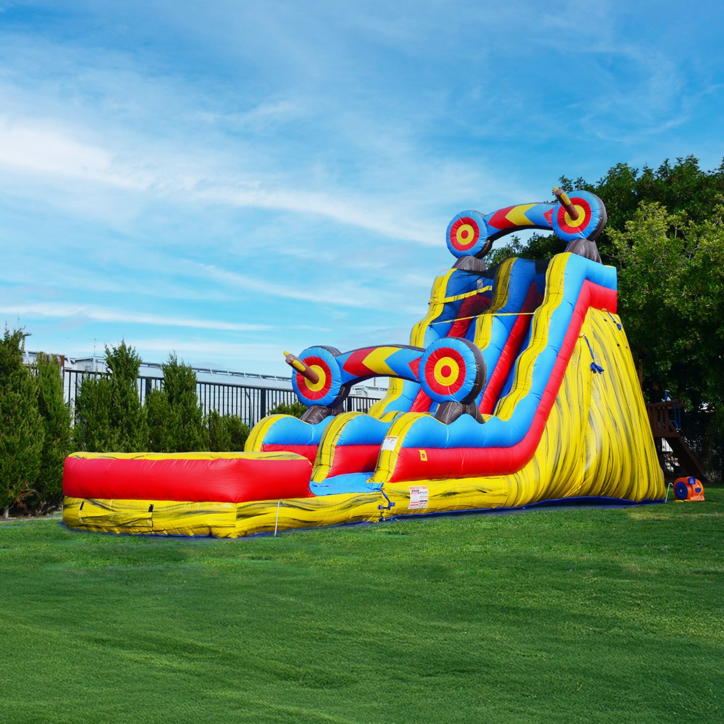 Детская игрушка Jumporange 19 Target Tall Water Slide with Detachable Deep Pool, Big Kids and Adults, Commercial Grade, Outdoor Backyard Water Park, Indoor Use, Summer Fun, Blow Up Inflatable (Blower Included), цвет: Open Miscellaneous — фото 2
