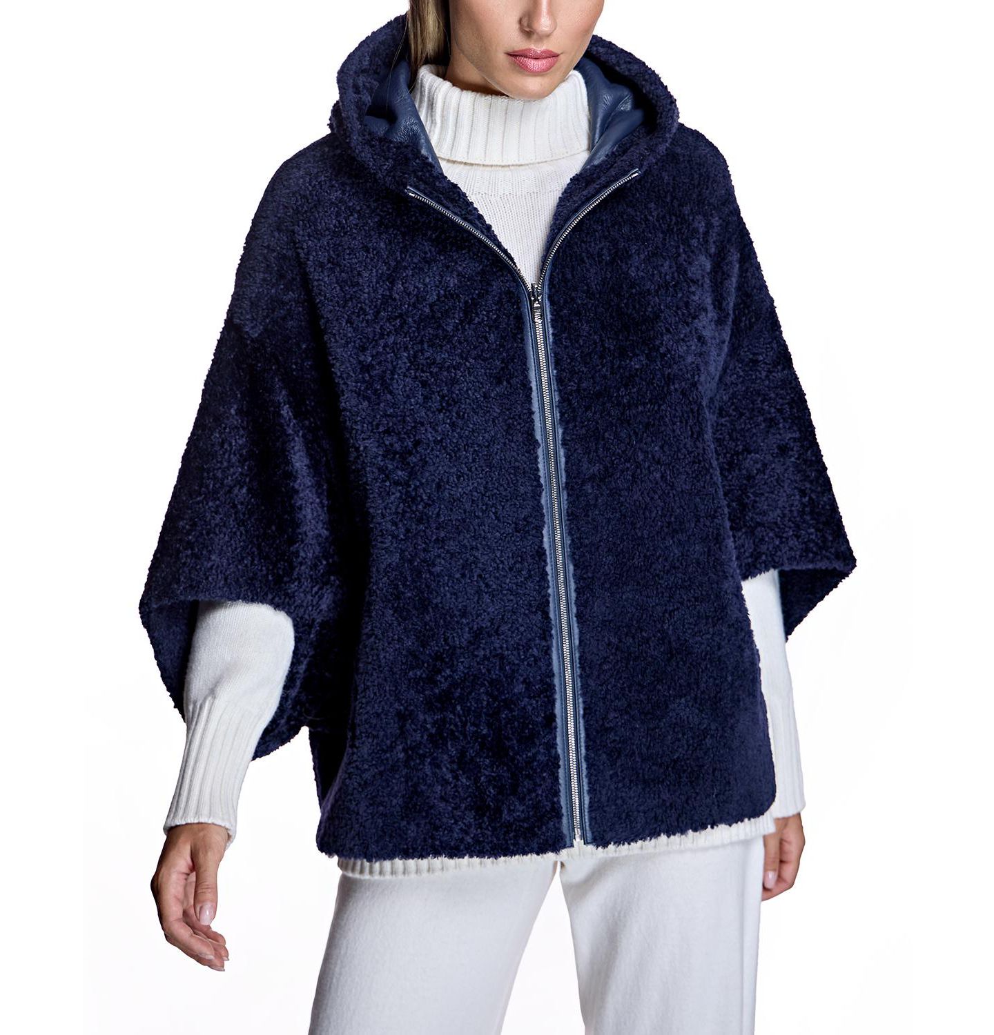 Женская накидка Julia & Stella By Maximilian Shearling Cape, цвет: Тёмно-синий — фото 1