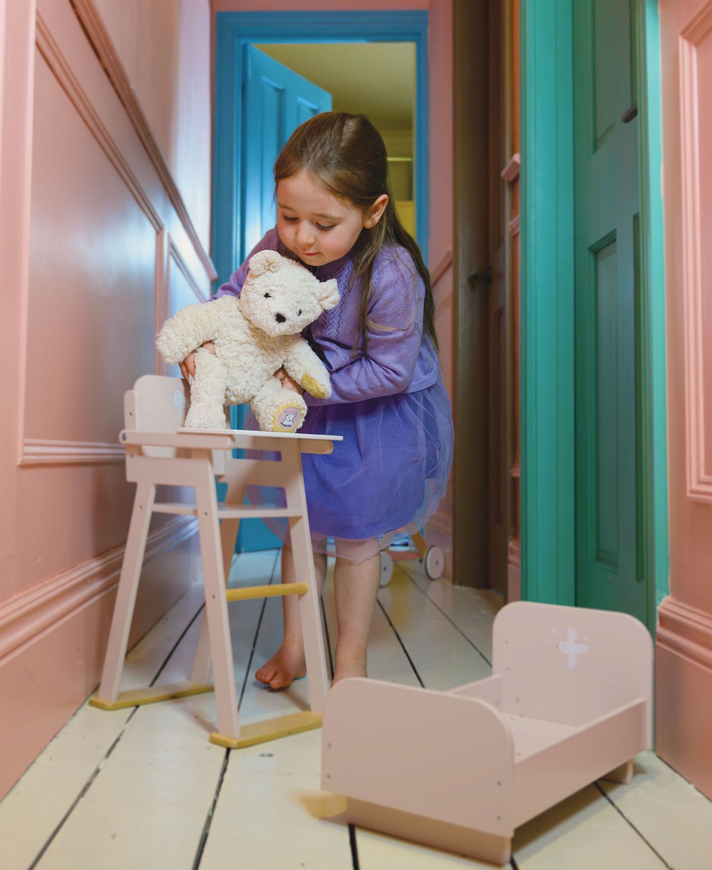 Деревянный стульчик для кормления кукол Mentari Toys, 3+ — фото 5