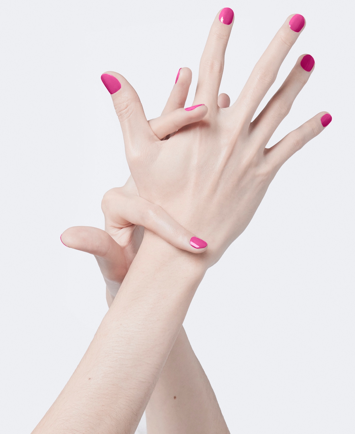 Gucci Vernis A Ongles Glossy Nail Polish In 402 - Vantine Fuchsia